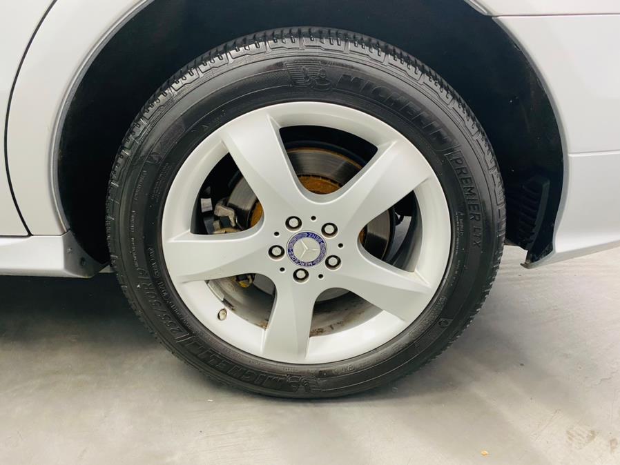 2011 Mercedes-Benz R-Class 4MATIC 4dr 3.5L, available for sale in Linden, New Jersey | East Coast Auto Group. Linden, New Jersey 2011 Mercedes-Benz R-Class 4MATIC 4dr 3.5L, available for sale in Linden, New Jersey | East Coast Auto Group. Linden, New Jersey