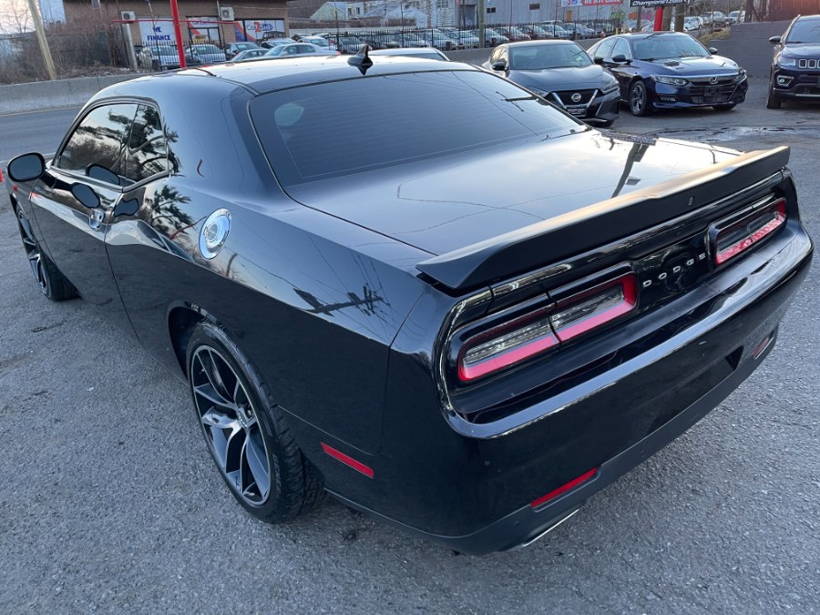 Used Dodge Challenger 2dr Cpe R/T Scat Pack 2016 | Champion Auto Hillside. Hillside, New Jersey
