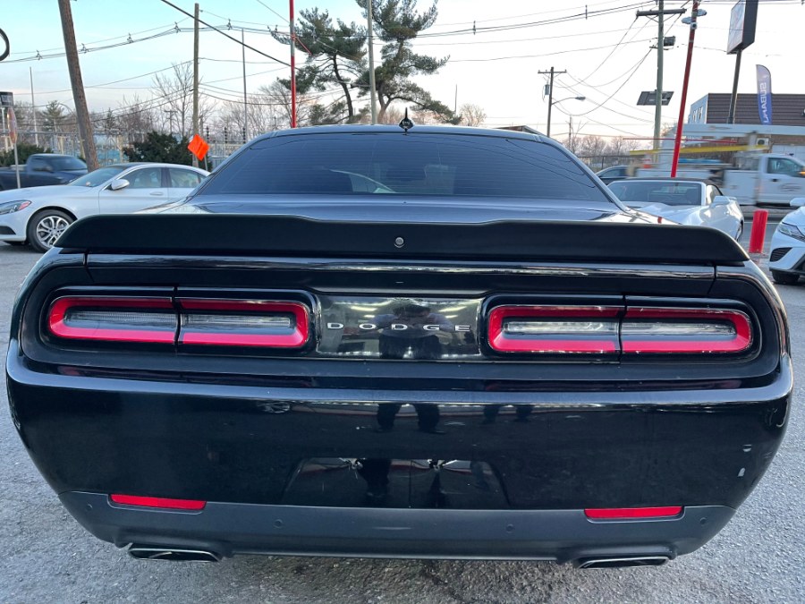 Used Dodge Challenger 2dr Cpe R/T Scat Pack 2016 | Champion Auto Hillside. Hillside, New Jersey