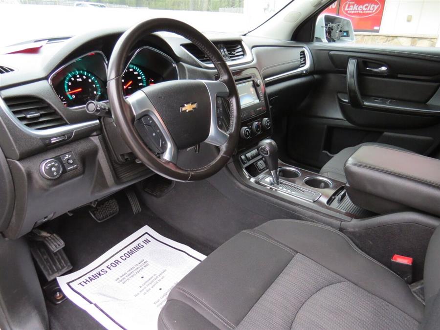 Used Chevrolet Traverse LT AWD 4dr SUV w/1LT 2017 | Lake City Exports Inc. Auburn, Maine Used Chevrolet Traverse LT AWD 4dr SUV w/1LT 2017 | Lake City Exports Inc. Auburn, Maine