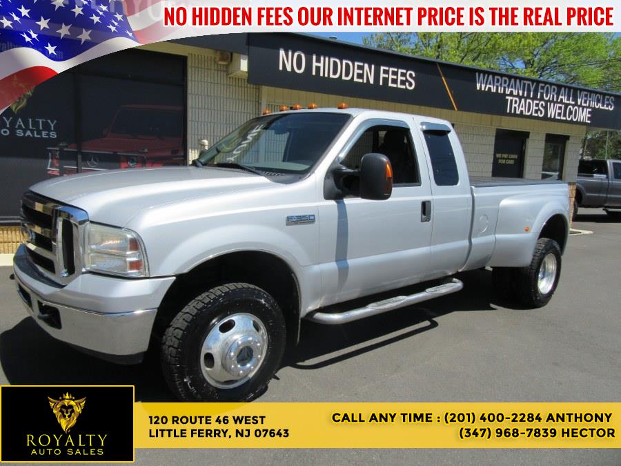 2006 Ford Super Duty F-350 DRW Supercab 158" XLT 4WD, available for sale in Little Ferry, New Jersey | Royalty Auto Sales. Little Ferry, New Jersey