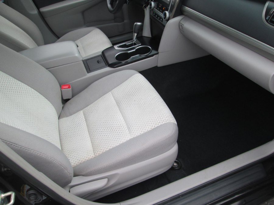 2014 Toyota Camry 4dr Sdn I4 Auto LE (Natl) *Ltd Avail*, available for sale in Levittown, Pennsylvania | Levittown Auto. Levittown, Pennsylvania 2014 Toyota Camry 4dr Sdn I4 Auto LE (Natl) *Ltd Avail*, available for sale in Levittown, Pennsylvania | Levittown Auto. Levittown, Pennsylvania