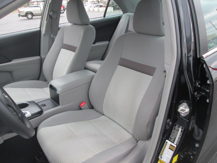 2014 Toyota Camry 4dr Sdn I4 Auto LE (Natl) *Ltd Avail*, available for sale in Levittown, Pennsylvania | Levittown Auto. Levittown, Pennsylvania 2014 Toyota Camry 4dr Sdn I4 Auto LE (Natl) *Ltd Avail*, available for sale in Levittown, Pennsylvania | Levittown Auto. Levittown, Pennsylvania