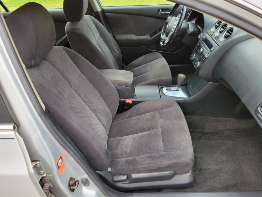 Used Nissan Altima 4dr Sdn I4 CVT 2.5 S 2009 | Toro Auto. East Windsor, Connecticut Used Nissan Altima 4dr Sdn I4 CVT 2.5 S 2009 | Toro Auto. East Windsor, Connecticut