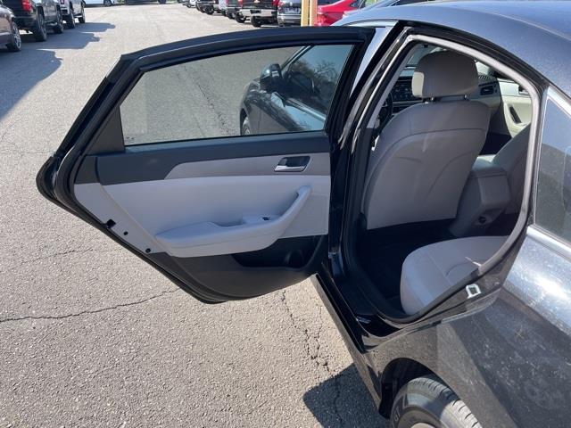 Used Hyundai Sonata SE 2018 | Blasius Federal Road. Brookfield, Connecticut Used Hyundai Sonata SE 2018 | Blasius Federal Road. Brookfield, Connecticut