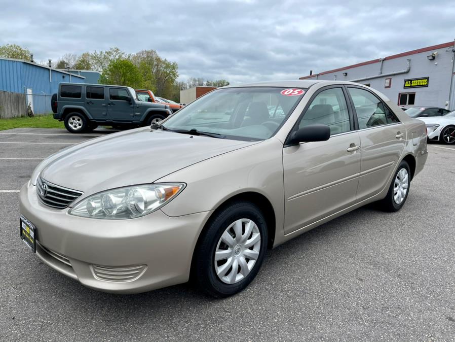 2005 Toyota Camry 4dr Sdn LE Auto (Natl), available for sale in South Windsor, Connecticut | Mike And Tony Auto Sales, Inc. South Windsor, Connecticut