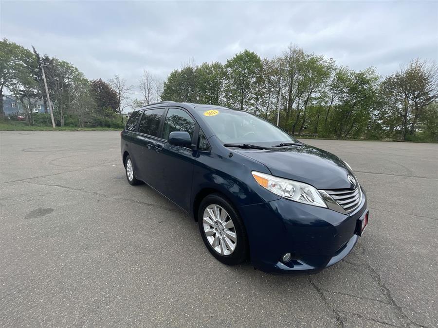 2011 Toyota Sienna 5dr 7-Pass Van V6 XLE AWD, available for sale in Stratford, Connecticut | Wiz Leasing Inc. Stratford, Connecticut