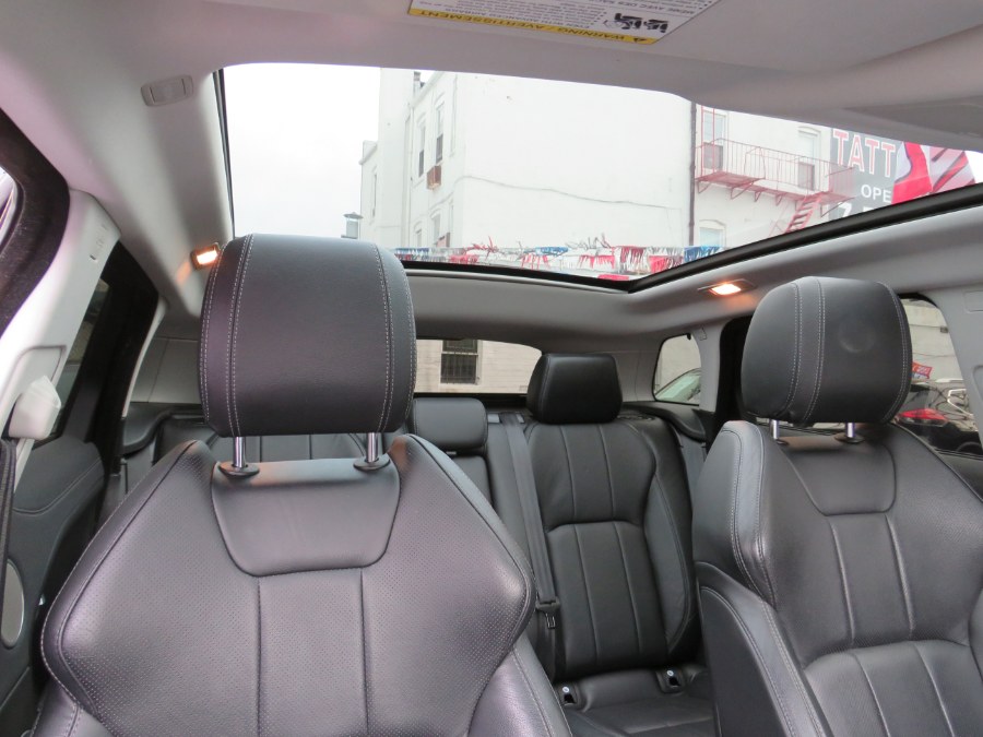 Used Land Rover Range Rover Evoque SE Premium PANO/NAVI 2017 | Road Masters II INC. Middle Village, New York Used Land Rover Range Rover Evoque SE Premium PANO/NAVI 2017 | Road Masters II INC. Middle Village, New York