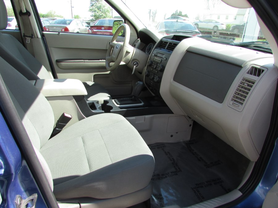 Used Ford Escape 4WD 4dr I4 Auto XLS 2009 | United Auto Sales of E Windsor, Inc. East Windsor, Connecticut Used Ford Escape 4WD 4dr I4 Auto XLS 2009 | United Auto Sales of E Windsor, Inc. East Windsor, Connecticut