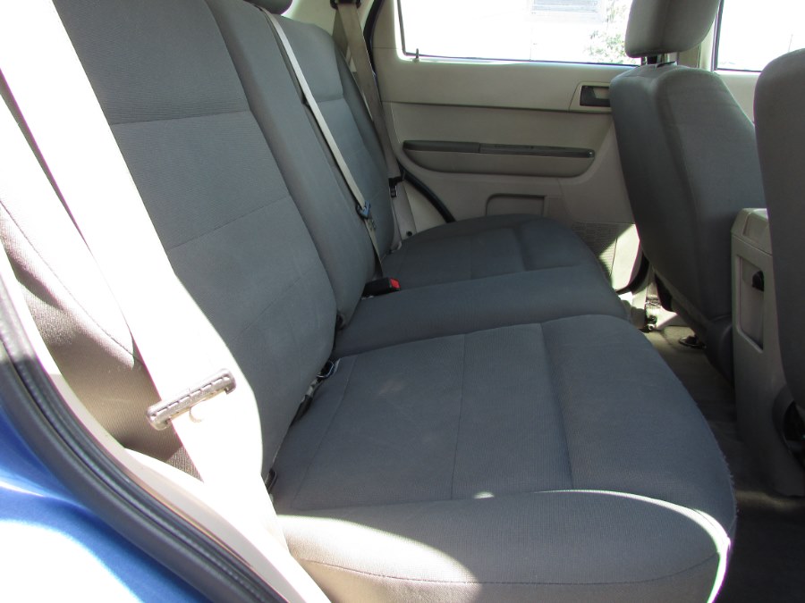 Used Ford Escape 4WD 4dr I4 Auto XLS 2009 | United Auto Sales of E Windsor, Inc. East Windsor, Connecticut Used Ford Escape 4WD 4dr I4 Auto XLS 2009 | United Auto Sales of E Windsor, Inc. East Windsor, Connecticut