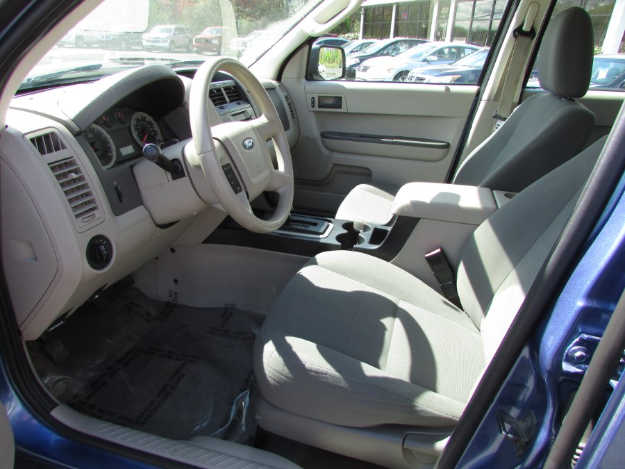Used Ford Escape 4WD 4dr I4 Auto XLS 2009 | United Auto Sales of E Windsor, Inc. East Windsor, Connecticut Used Ford Escape 4WD 4dr I4 Auto XLS 2009 | United Auto Sales of E Windsor, Inc. East Windsor, Connecticut