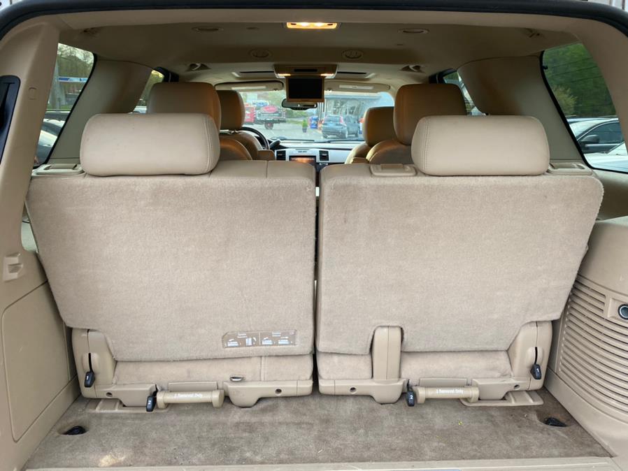 Used Cadillac Escalade AWD 4dr Luxury 2011 | Lava Motors 2 Inc. Canton, Connecticut Used Cadillac Escalade AWD 4dr Luxury 2011 | Lava Motors 2 Inc. Canton, Connecticut