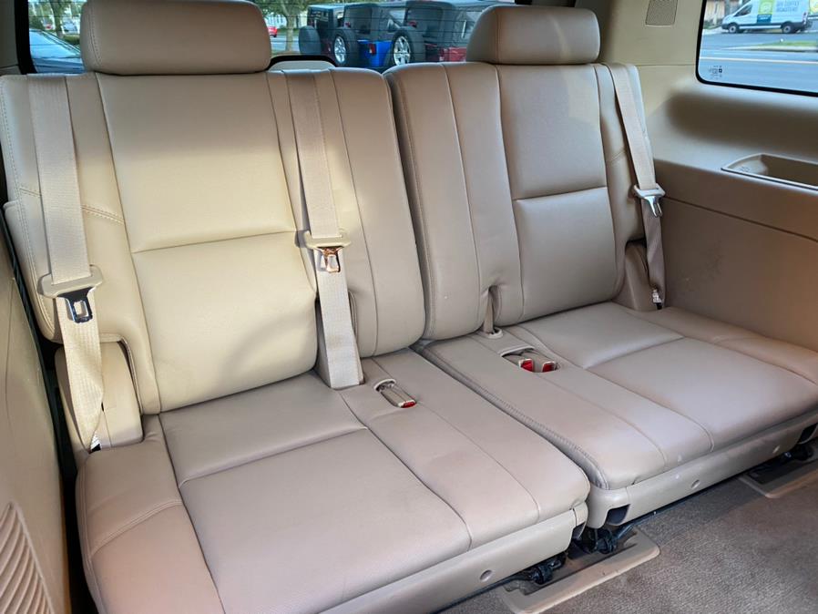 Used Cadillac Escalade AWD 4dr Luxury 2011 | Lava Motors 2 Inc. Canton, Connecticut Used Cadillac Escalade AWD 4dr Luxury 2011 | Lava Motors 2 Inc. Canton, Connecticut