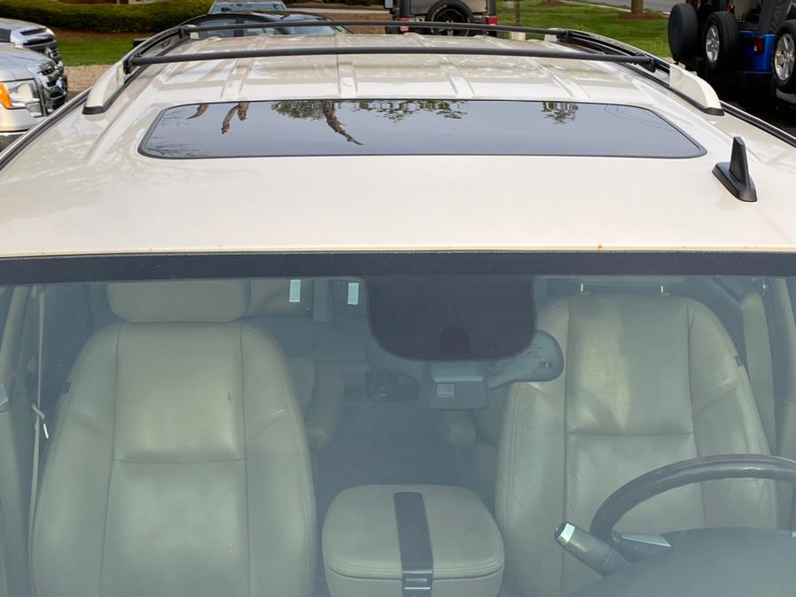 Used Cadillac Escalade AWD 4dr Luxury 2011 | Lava Motors 2 Inc. Canton, Connecticut Used Cadillac Escalade AWD 4dr Luxury 2011 | Lava Motors 2 Inc. Canton, Connecticut