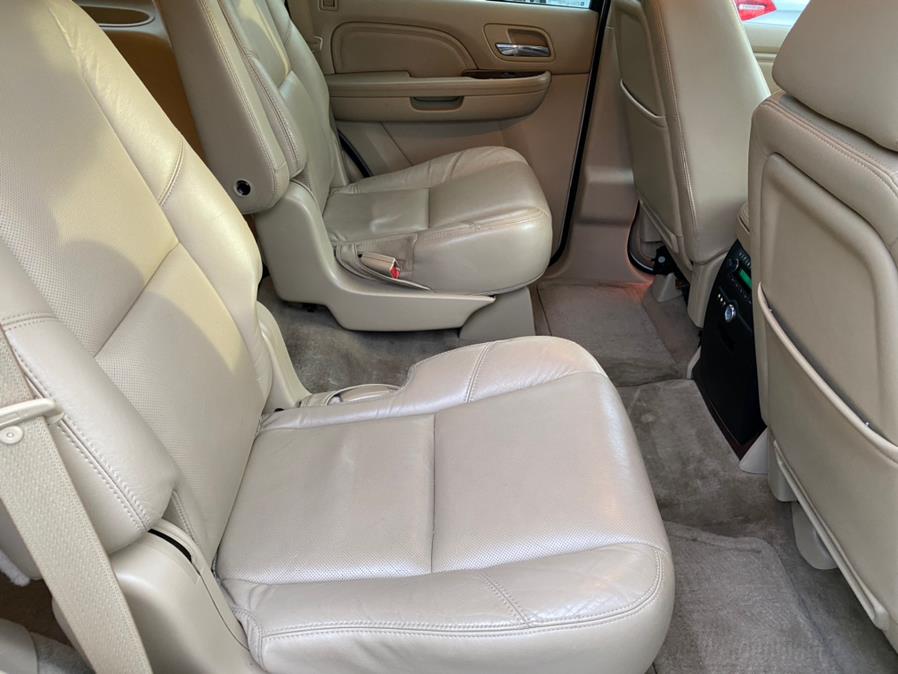 Used Cadillac Escalade AWD 4dr Luxury 2011 | Lava Motors 2 Inc. Canton, Connecticut Used Cadillac Escalade AWD 4dr Luxury 2011 | Lava Motors 2 Inc. Canton, Connecticut