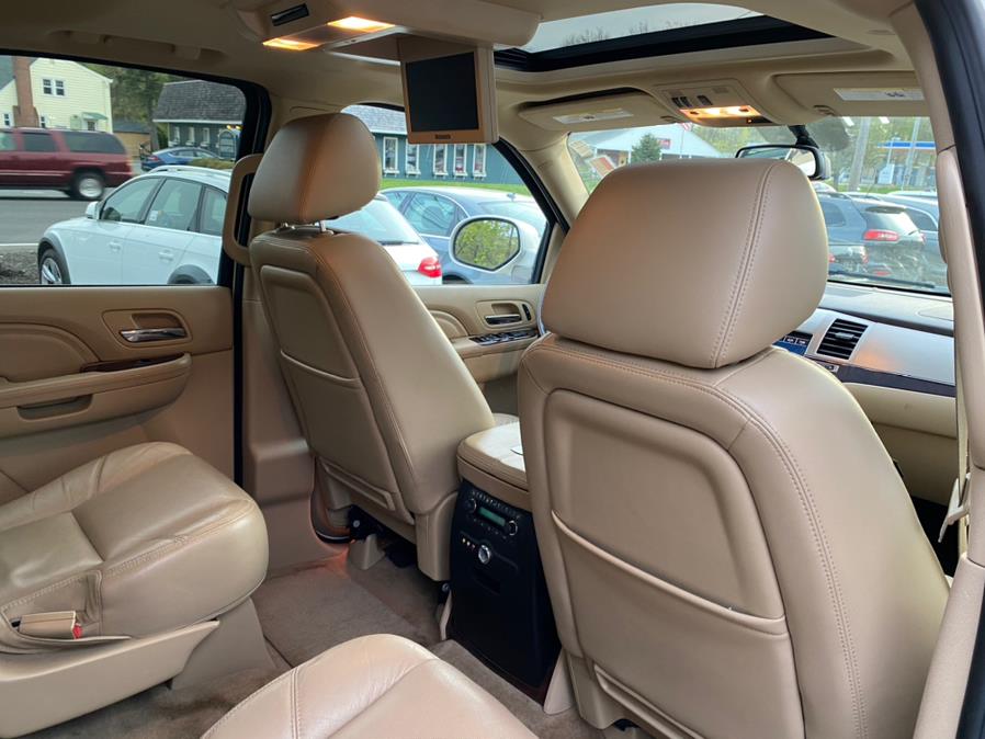 Used Cadillac Escalade AWD 4dr Luxury 2011 | Lava Motors 2 Inc. Canton, Connecticut Used Cadillac Escalade AWD 4dr Luxury 2011 | Lava Motors 2 Inc. Canton, Connecticut