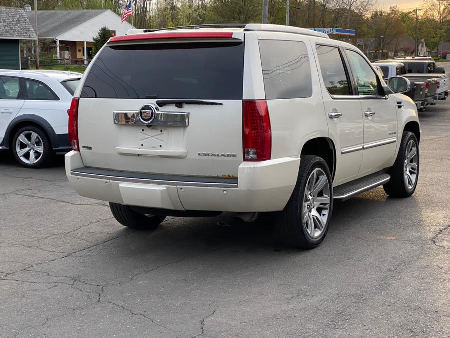 Used Cadillac Escalade AWD 4dr Luxury 2011 | Lava Motors 2 Inc. Canton, Connecticut Used Cadillac Escalade AWD 4dr Luxury 2011 | Lava Motors 2 Inc. Canton, Connecticut
