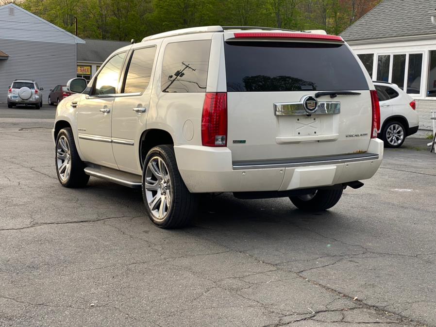Used Cadillac Escalade AWD 4dr Luxury 2011 | Lava Motors 2 Inc. Canton, Connecticut Used Cadillac Escalade AWD 4dr Luxury 2011 | Lava Motors 2 Inc. Canton, Connecticut