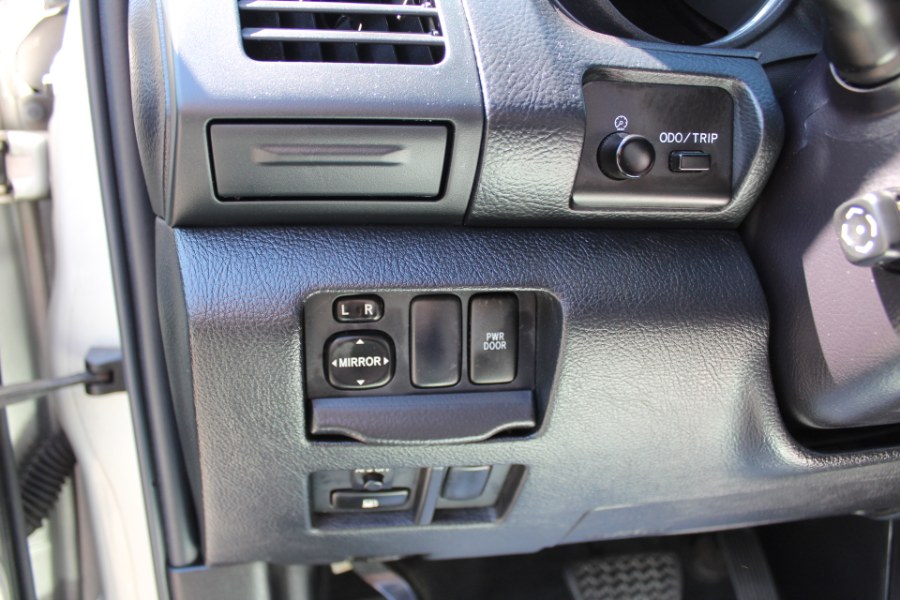 2005 Lexus RX 330 4dr SUV AWD, available for sale in Great Neck, New York | Great Neck Car Buyers & Sellers. Great Neck, New York 2005 Lexus RX 330 4dr SUV AWD, available for sale in Great Neck, New York | Great Neck Car Buyers & Sellers. Great Neck, New York