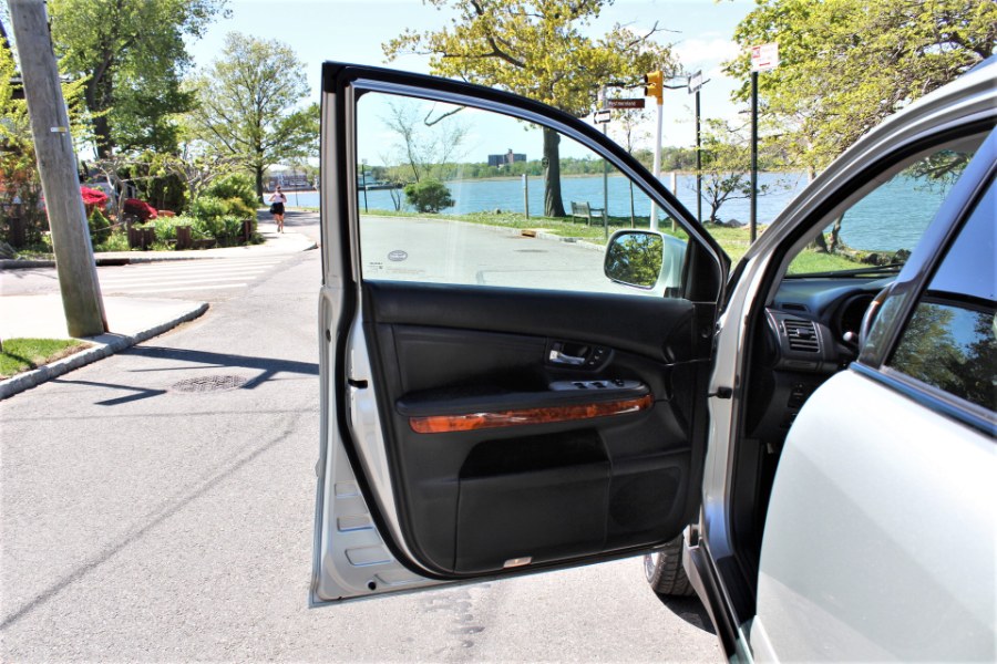 2005 Lexus RX 330 4dr SUV AWD, available for sale in Great Neck, New York | Great Neck Car Buyers & Sellers. Great Neck, New York 2005 Lexus RX 330 4dr SUV AWD, available for sale in Great Neck, New York | Great Neck Car Buyers & Sellers. Great Neck, New York