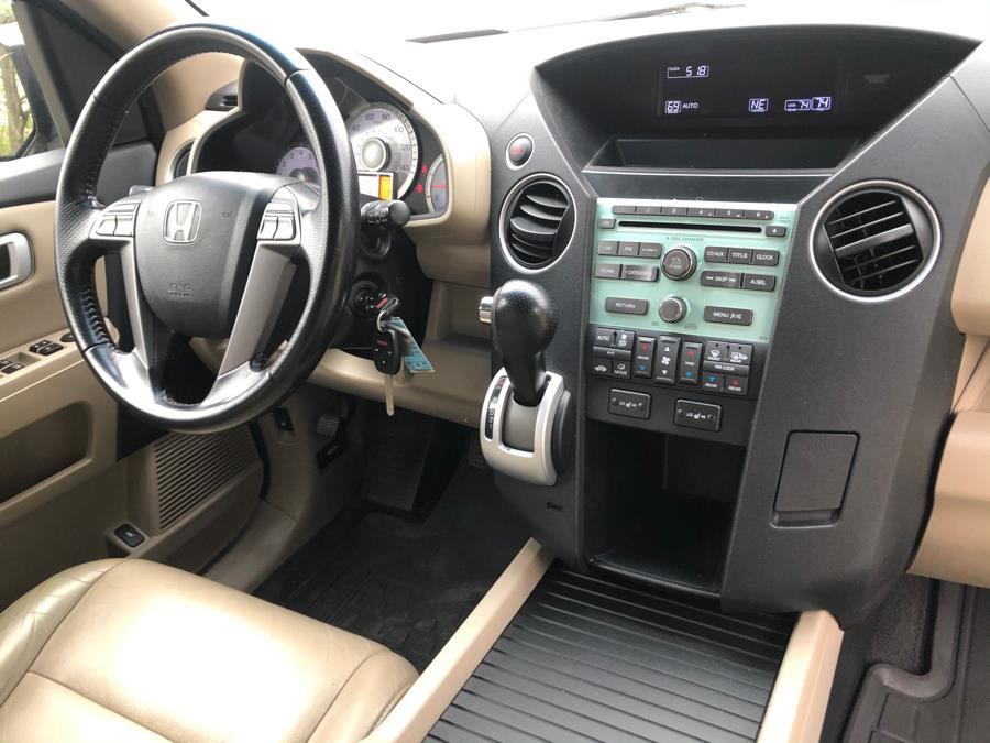 2010 Honda Pilot 4WD 4dr EX-L, available for sale in Agawam, Massachusetts | Malkoon Motors. Agawam, Massachusetts 2010 Honda Pilot 4WD 4dr EX-L, available for sale in Agawam, Massachusetts | Malkoon Motors. Agawam, Massachusetts
