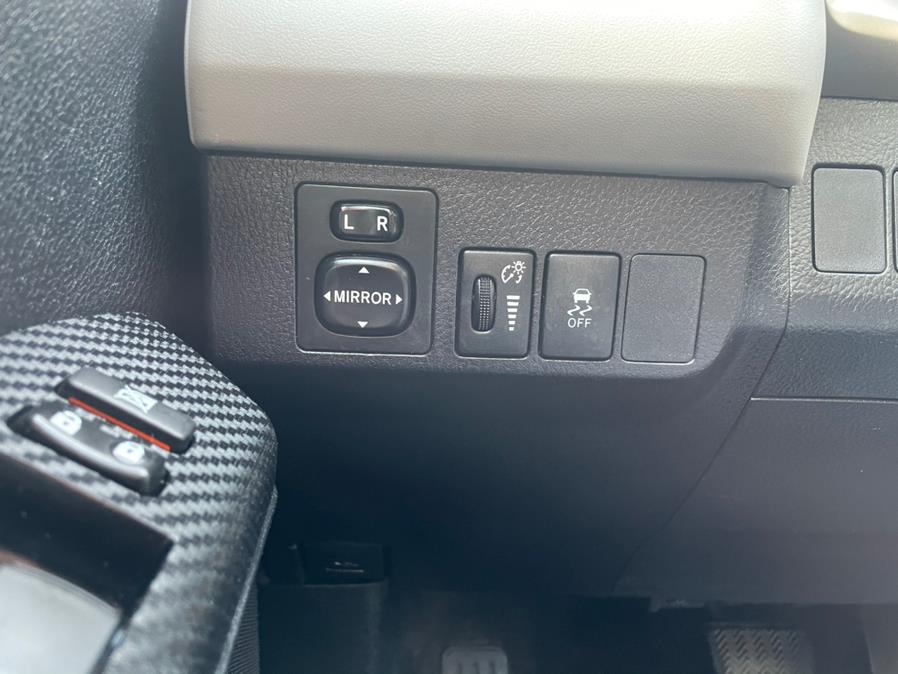 2015 Toyota RAV4 FWD 4dr LE (Natl), available for sale in Manchester, Connecticut | Carsonmain LLC. Manchester, Connecticut 2015 Toyota RAV4 FWD 4dr LE (Natl), available for sale in Manchester, Connecticut | Carsonmain LLC. Manchester, Connecticut