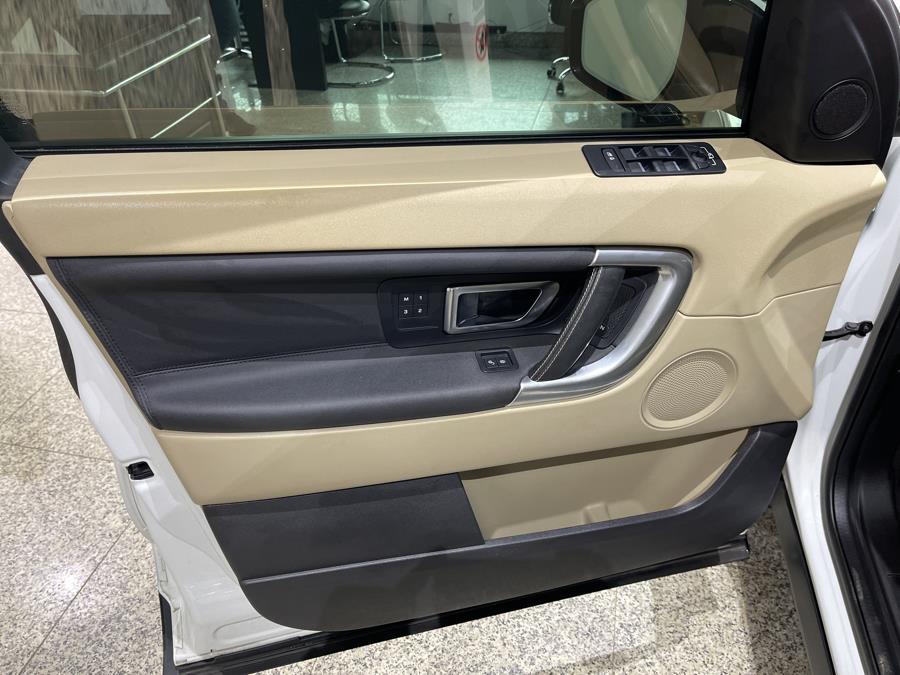 Used Land Rover Discovery Sport HSE 4WD 2018 | Dream Car Gallery. Woodbury, New York Used Land Rover Discovery Sport HSE 4WD 2018 | Dream Car Gallery. Woodbury, New York
