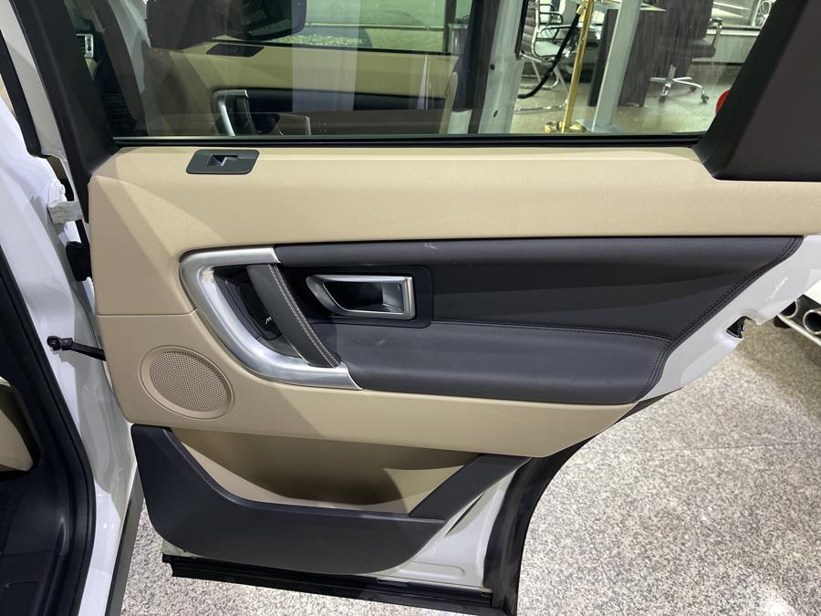 Used Land Rover Discovery Sport HSE 4WD 2018 | Dream Car Gallery. Woodbury, New York Used Land Rover Discovery Sport HSE 4WD 2018 | Dream Car Gallery. Woodbury, New York