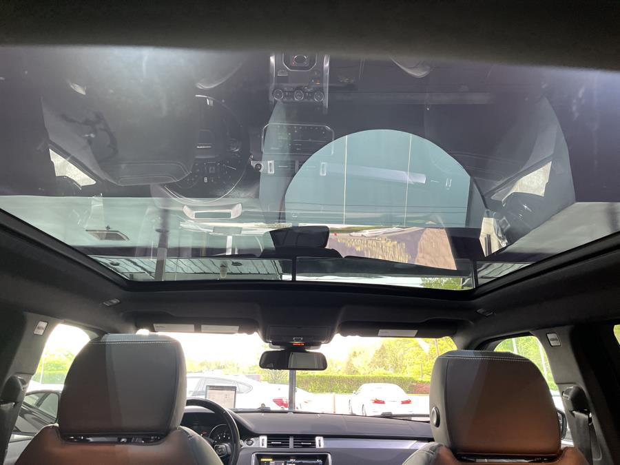 Used Land Rover Range Rover Evoque 5 Door HSE 2017 | Dream Car Gallery. Woodbury, New York Used Land Rover Range Rover Evoque 5 Door HSE 2017 | Dream Car Gallery. Woodbury, New York