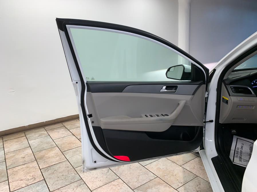Used Hyundai Sonata 2.4L PZEV 2017 | European Auto Expo. Lodi, New Jersey Used Hyundai Sonata 2.4L PZEV 2017 | European Auto Expo. Lodi, New Jersey