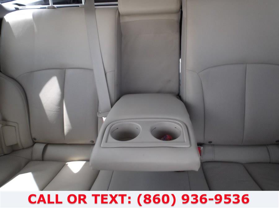 Used Subaru Outback 4dr Wgn H4 Auto 2.5i Limited 2012 | Lee Motors Sales Inc. Hartford, Connecticut Used Subaru Outback 4dr Wgn H4 Auto 2.5i Limited 2012 | Lee Motors Sales Inc. Hartford, Connecticut