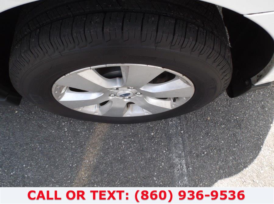 Used Subaru Outback 4dr Wgn H4 Auto 2.5i Limited 2012 | Lee Motors Sales Inc. Hartford, Connecticut Used Subaru Outback 4dr Wgn H4 Auto 2.5i Limited 2012 | Lee Motors Sales Inc. Hartford, Connecticut