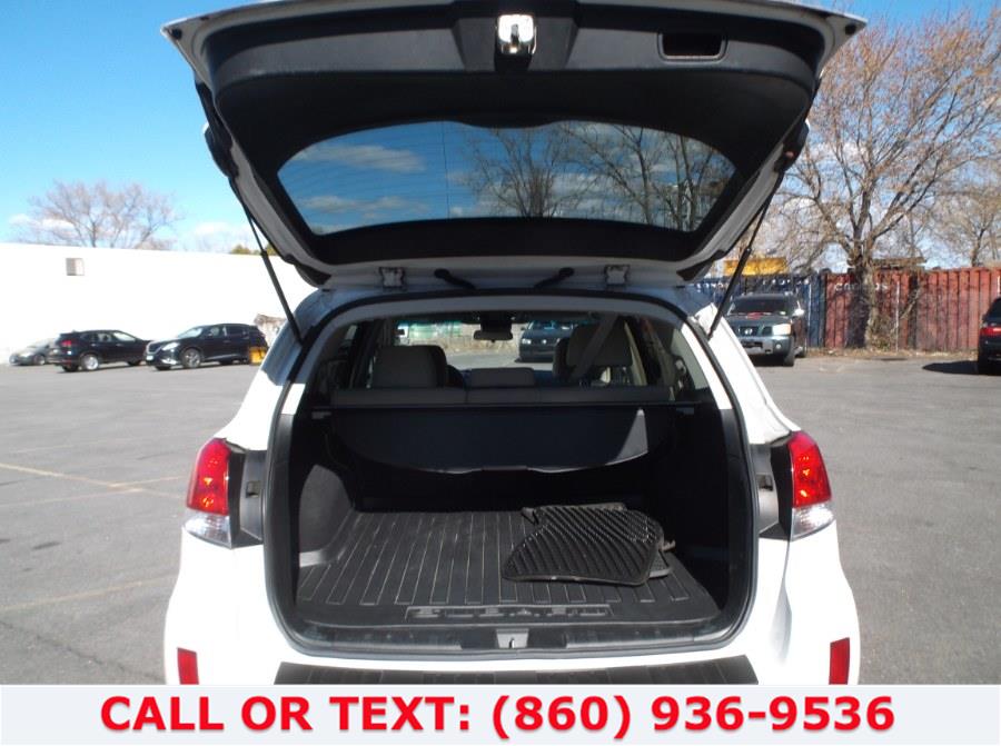 Used Subaru Outback 4dr Wgn H4 Auto 2.5i Limited 2012 | Lee Motors Sales Inc. Hartford, Connecticut Used Subaru Outback 4dr Wgn H4 Auto 2.5i Limited 2012 | Lee Motors Sales Inc. Hartford, Connecticut