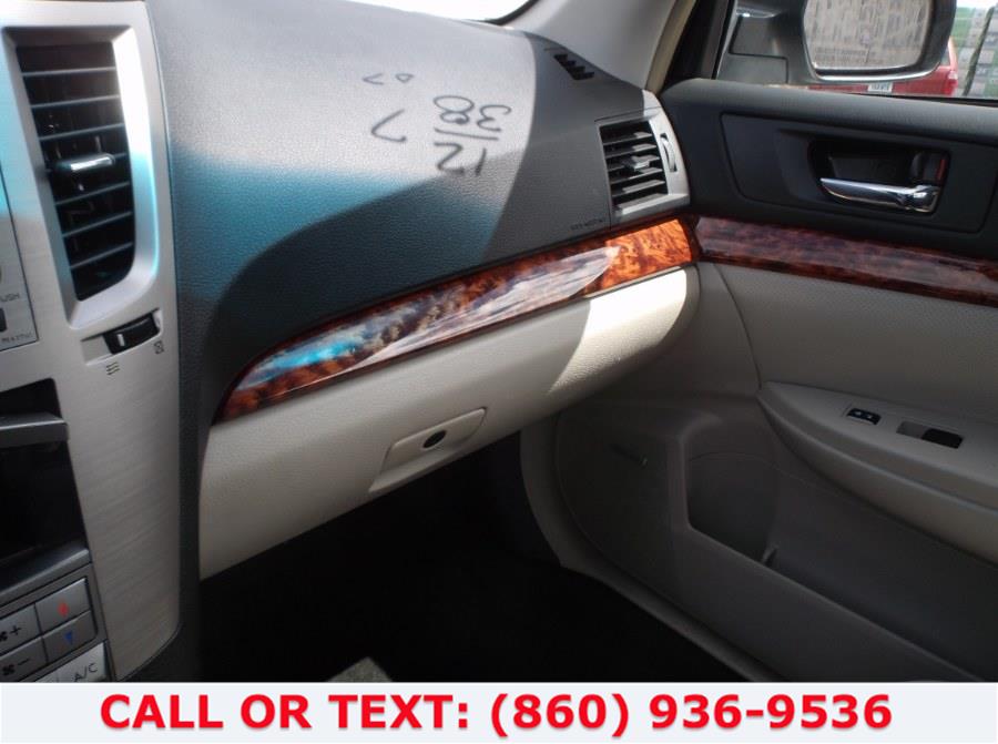 Used Subaru Outback 4dr Wgn H4 Auto 2.5i Limited 2012 | Lee Motors Sales Inc. Hartford, Connecticut Used Subaru Outback 4dr Wgn H4 Auto 2.5i Limited 2012 | Lee Motors Sales Inc. Hartford, Connecticut