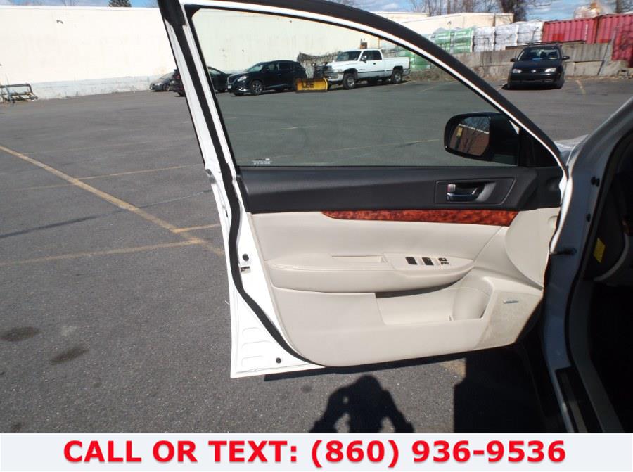 Used Subaru Outback 4dr Wgn H4 Auto 2.5i Limited 2012 | Lee Motors Sales Inc. Hartford, Connecticut Used Subaru Outback 4dr Wgn H4 Auto 2.5i Limited 2012 | Lee Motors Sales Inc. Hartford, Connecticut