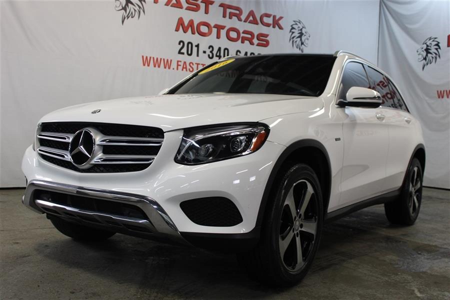 Used Mercedes-benz Glc 300 4MATIC 2016 | Fast Track Motors. Paterson, New Jersey Used Mercedes-benz Glc 300 4MATIC 2016 | Fast Track Motors. Paterson, New Jersey