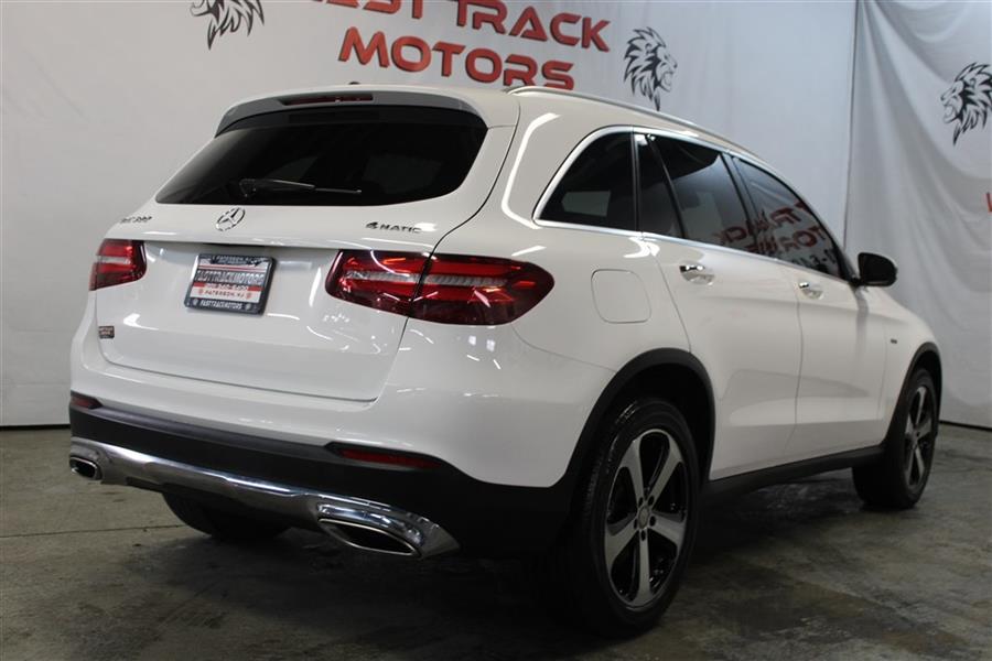 Used Mercedes-benz Glc 300 4MATIC 2016 | Fast Track Motors. Paterson, New Jersey Used Mercedes-benz Glc 300 4MATIC 2016 | Fast Track Motors. Paterson, New Jersey