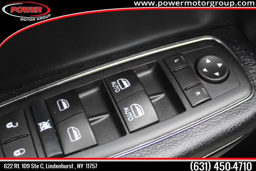 Used Chrysler 300 4dr Sdn 300S RWD 2015 | Power Motor Group. Lindenhurst, New York Used Chrysler 300 4dr Sdn 300S RWD 2015 | Power Motor Group. Lindenhurst, New York