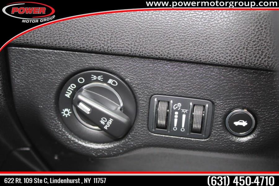 Used Chrysler 300 4dr Sdn 300S RWD 2015 | Power Motor Group. Lindenhurst, New York Used Chrysler 300 4dr Sdn 300S RWD 2015 | Power Motor Group. Lindenhurst, New York