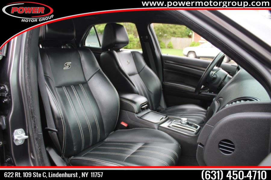 Used Chrysler 300 4dr Sdn 300S RWD 2015 | Power Motor Group. Lindenhurst, New York Used Chrysler 300 4dr Sdn 300S RWD 2015 | Power Motor Group. Lindenhurst, New York