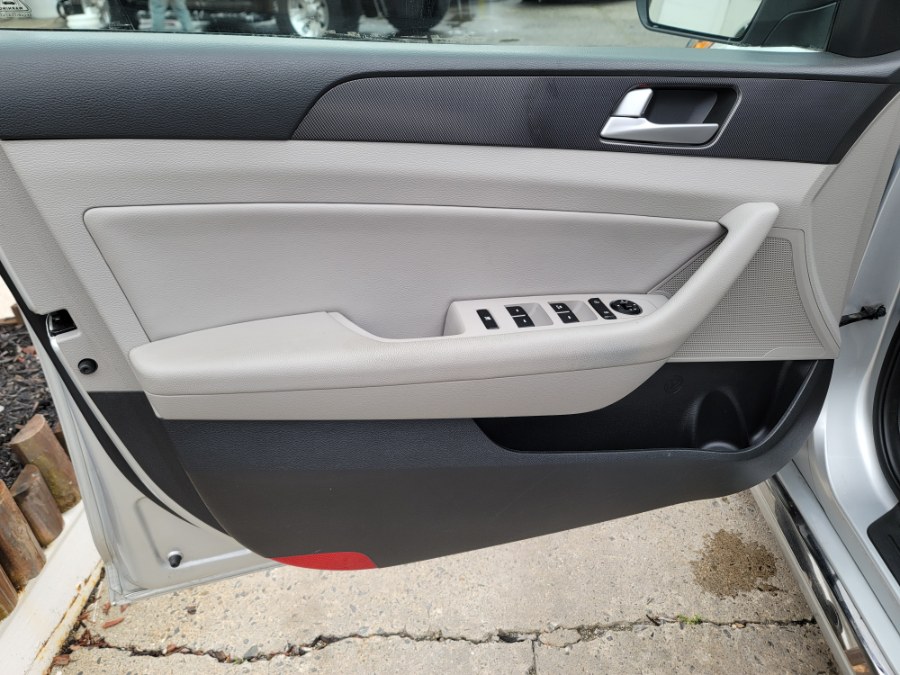 Used Hyundai Sonata Sport 2.4L PZEV 2017 | House of Cars. Watertown, Connecticut Used Hyundai Sonata Sport 2.4L PZEV 2017 | House of Cars. Watertown, Connecticut