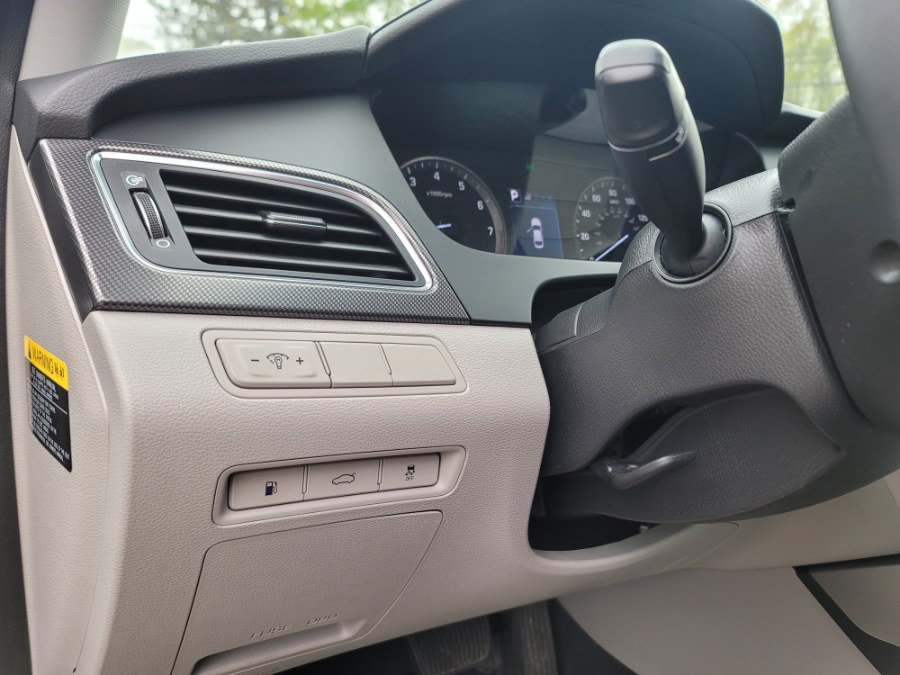 Used Hyundai Sonata Sport 2.4L PZEV 2017 | House of Cars. Watertown, Connecticut Used Hyundai Sonata Sport 2.4L PZEV 2017 | House of Cars. Watertown, Connecticut