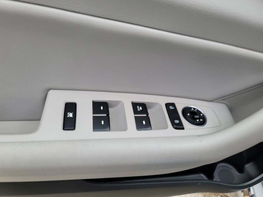 Used Hyundai Sonata Sport 2.4L PZEV 2017 | House of Cars. Watertown, Connecticut Used Hyundai Sonata Sport 2.4L PZEV 2017 | House of Cars. Watertown, Connecticut