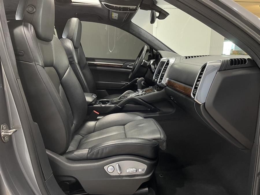 Used Porsche Cayenne Turbo AWD 4dr SUV 2011 | Elite Imports LLC. West Chester, Ohio Used Porsche Cayenne Turbo AWD 4dr SUV 2011 | Elite Imports LLC. West Chester, Ohio