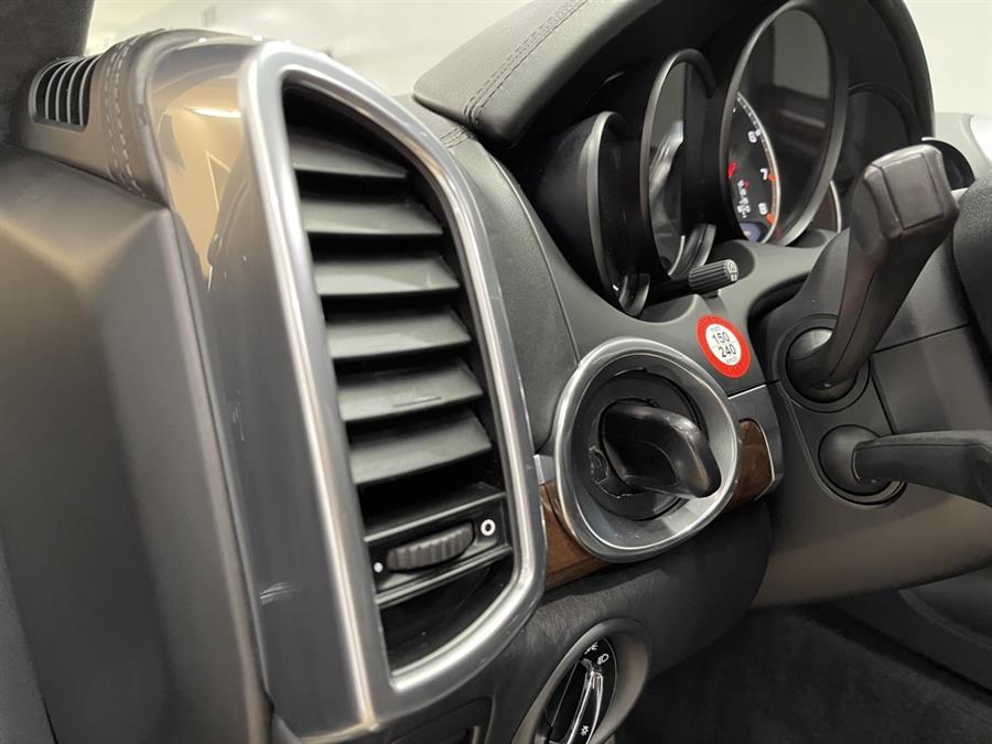 Used Porsche Cayenne Turbo AWD 4dr SUV 2011 | Elite Imports LLC. West Chester, Ohio Used Porsche Cayenne Turbo AWD 4dr SUV 2011 | Elite Imports LLC. West Chester, Ohio
