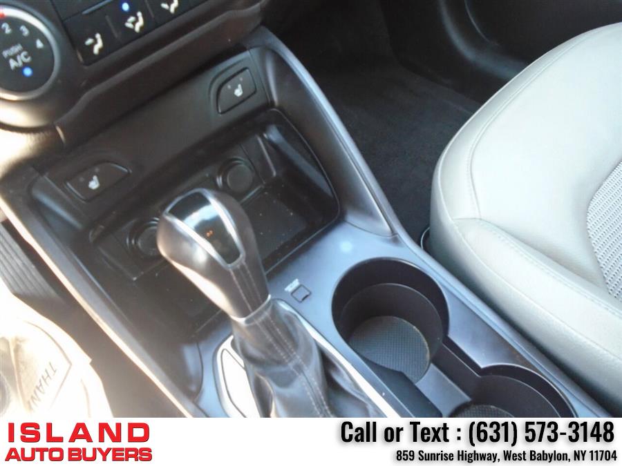 Used Hyundai Tucson SE 4dr SUV 2015 | Island Auto Buyers. West Babylon, New York Used Hyundai Tucson SE 4dr SUV 2015 | Island Auto Buyers. West Babylon, New York