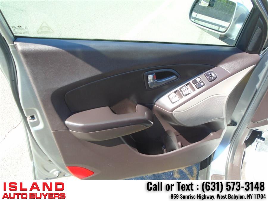 Used Hyundai Tucson SE 4dr SUV 2015 | Island Auto Buyers. West Babylon, New York Used Hyundai Tucson SE 4dr SUV 2015 | Island Auto Buyers. West Babylon, New York