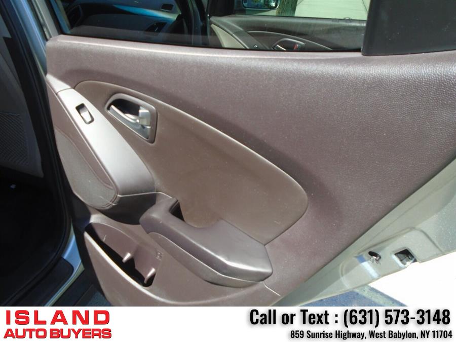 Used Hyundai Tucson SE 4dr SUV 2015 | Island Auto Buyers. West Babylon, New York Used Hyundai Tucson SE 4dr SUV 2015 | Island Auto Buyers. West Babylon, New York