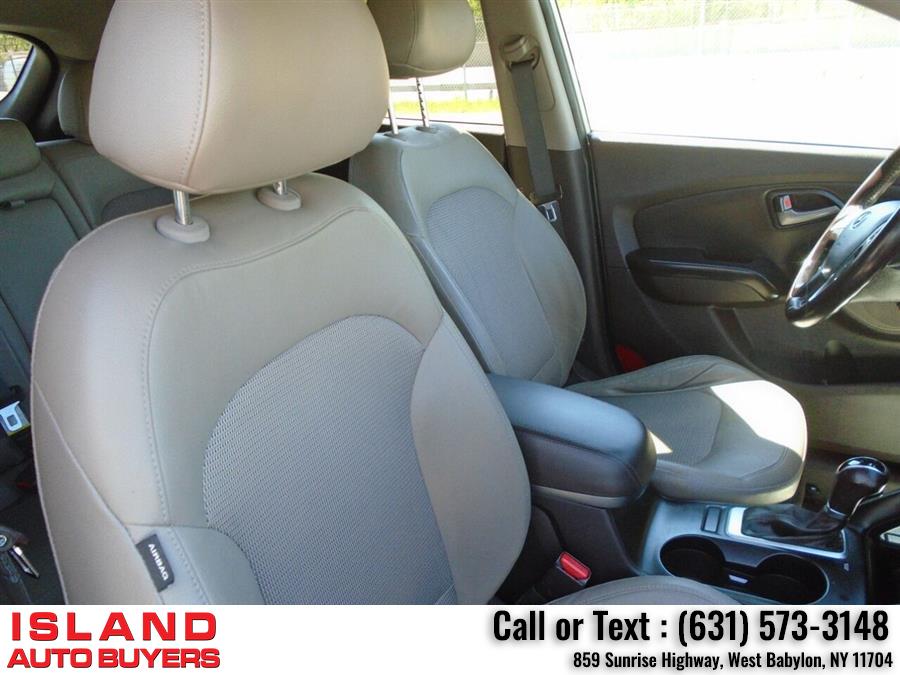 Used Hyundai Tucson SE 4dr SUV 2015 | Island Auto Buyers. West Babylon, New York Used Hyundai Tucson SE 4dr SUV 2015 | Island Auto Buyers. West Babylon, New York