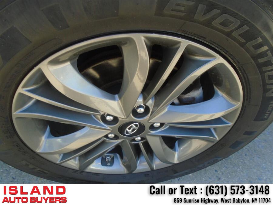 Used Hyundai Tucson SE 4dr SUV 2015 | Island Auto Buyers. West Babylon, New York Used Hyundai Tucson SE 4dr SUV 2015 | Island Auto Buyers. West Babylon, New York